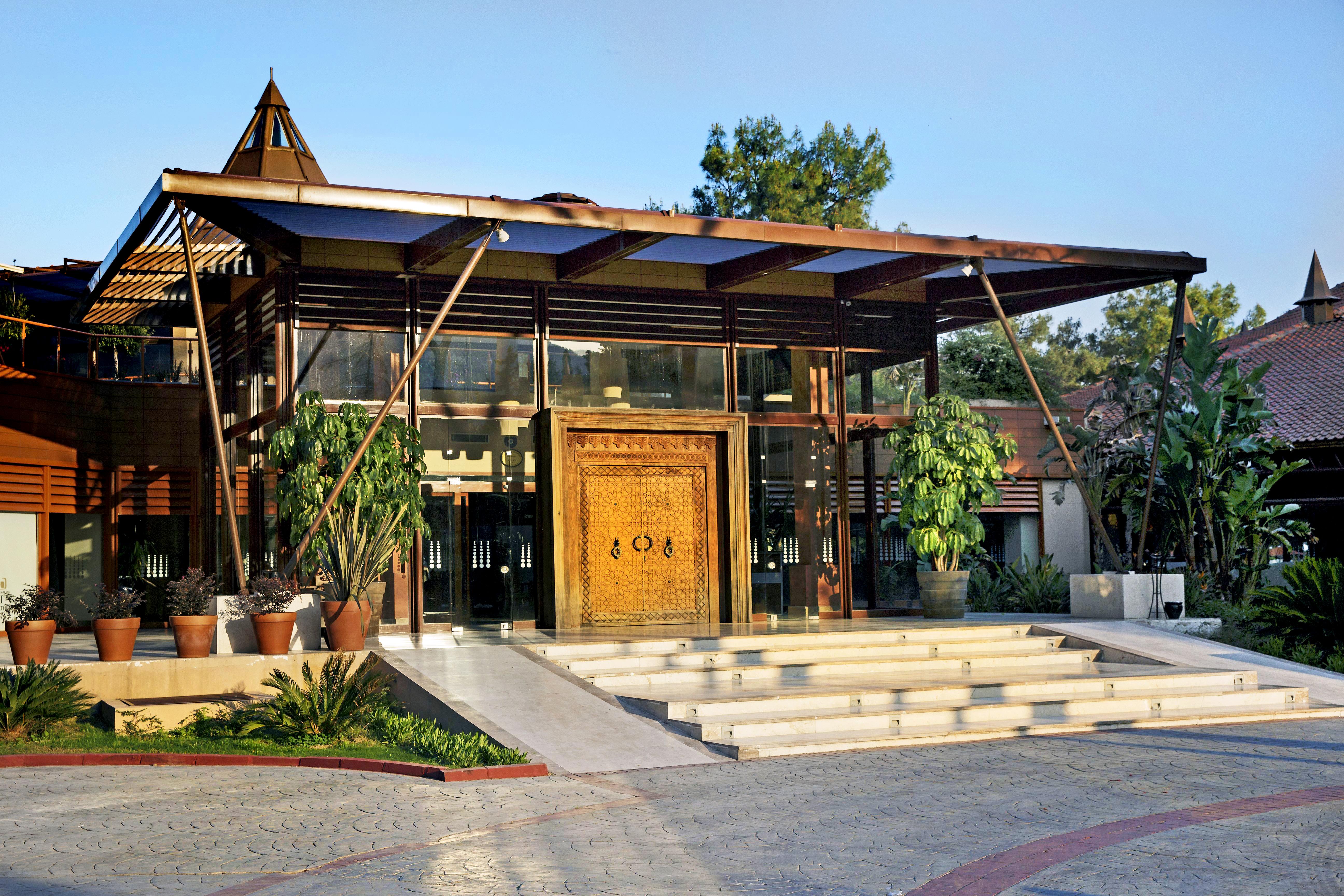 מלון טקירובה Marti Myra מראה חיצוני תמונה The main entrance of the hotel