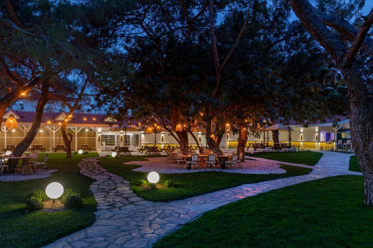 מלון טקירובה Marti Myra מראה חיצוני תמונה The garden of the hotel