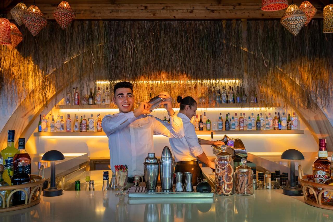 מלון טקירובה Marti Myra מראה חיצוני תמונה The bar at the restaurant