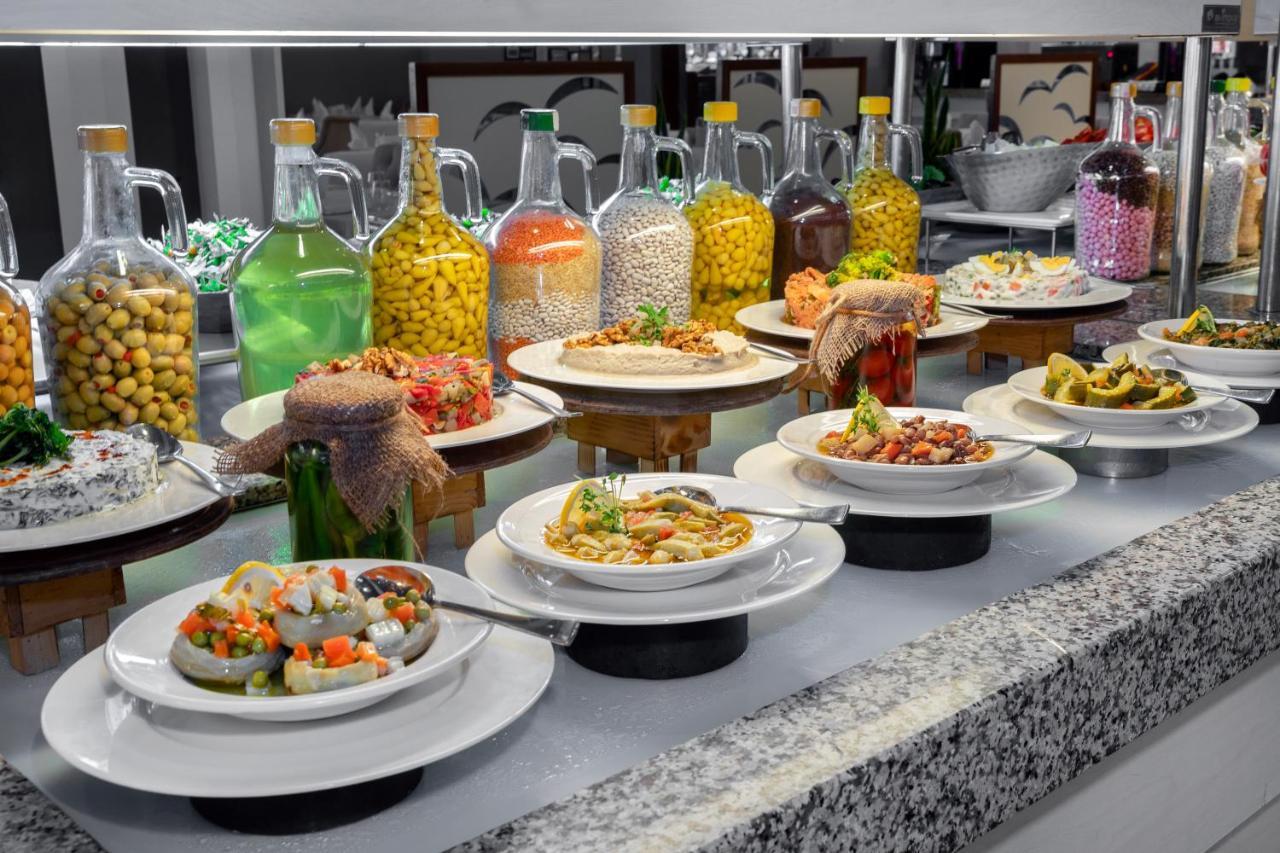 מלון טקירובה Marti Myra מראה חיצוני תמונה A selection of meze